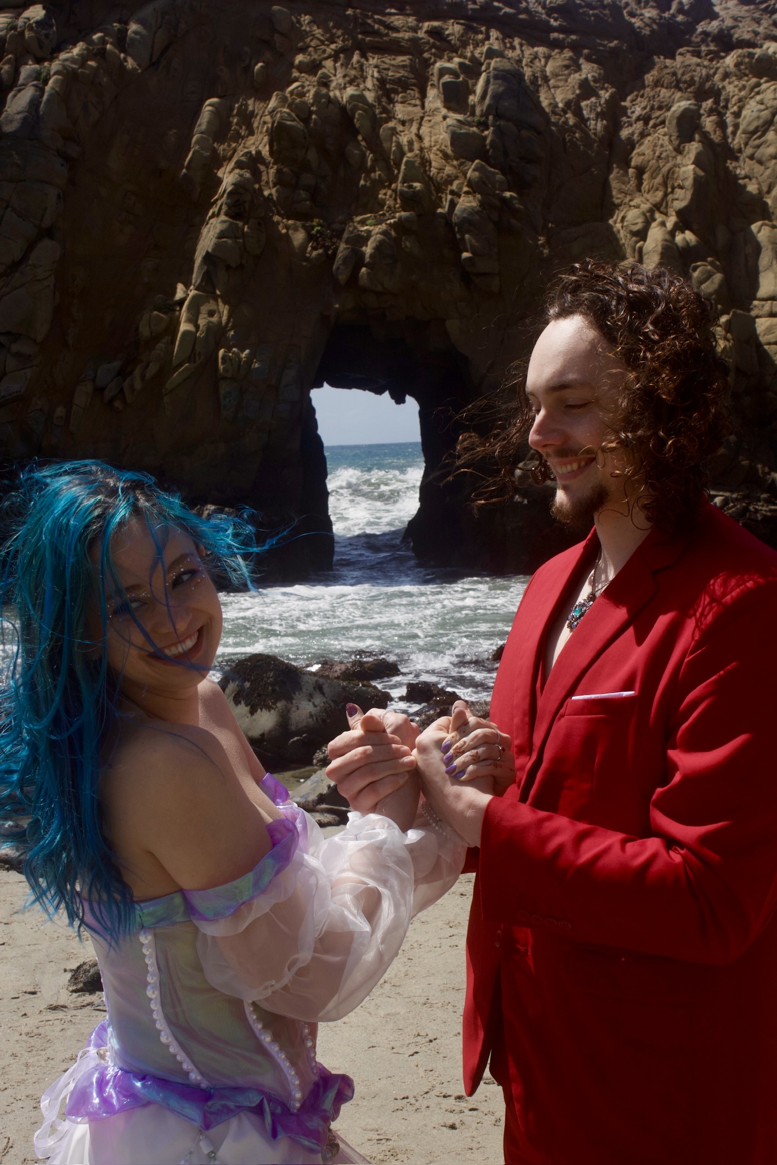 Syd and Noah holding hands